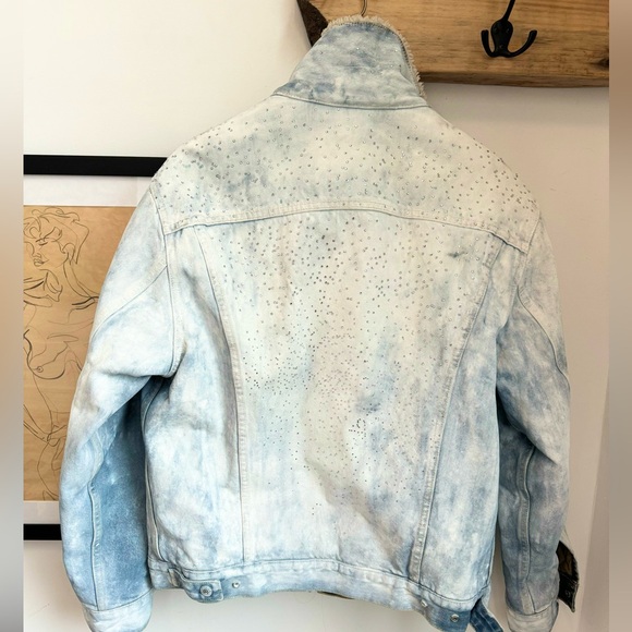 Rhinestone hand applied on Sherpa Jean jacket - Picture 5 of 6